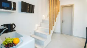 SantoNight Luxury Villas - Image 2