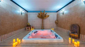 Suites Romantiques avec Jacuzzi - Marne-La-Vallée - Le Jardin De Vos Secrets - Image 4