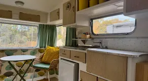 Castlemaine Gardens Vintage 60's Caravan - Image 4