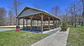 1 floor, Pocono Pond house with Game Room - Image 5