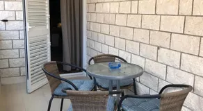 Omis - private Ensuite room with balcony - hotel style - Image 3