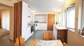 En rymlig lägenhet med tre sovrum i Bad Abbach - Image 2