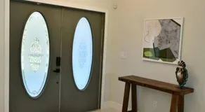 Luxury contemporary hidden gem - Image 2