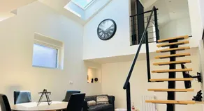 Loft de charme avec parking, jardin et terrasse - Image 3