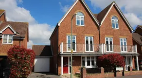 Beautiful 4BD Family Home in Lee on the Solent - Image 5