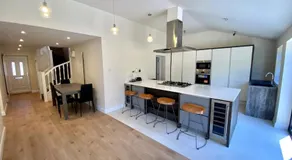 Luxury 5 Bedrooms House in Milton Keynes - Image 3