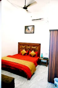 Hotel Hide N Seek - Image 2