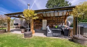 Converted Luxury Stables - Image 5