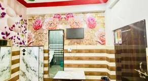 K D Dham Hotel- Near Prem Mandir & Iskcon Temple Vrindavan - Image 3