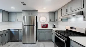 Luxury Stay Near Downtown Bakersfield - Image 4