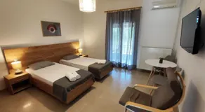 Tony's Garden House - Image 2