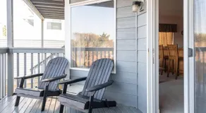 Cozy 2 bedroom condo walking distance from the beach - Image 4