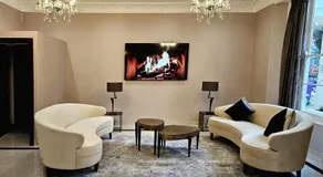 Hyde Park International - Image 3