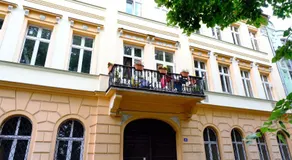 Luxury Three-Bedroom Apartment - Image 4