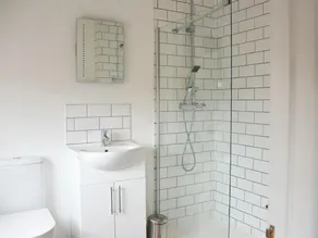 Appartement-Salle de bain privée-3 Bedrooms - Image 2
