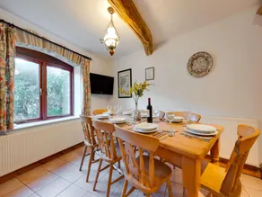 Finest Retreats - Cherry at Buckland Court - Image 4