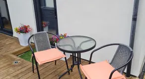1 Bed Annexe Sleeps 2 -Garden -Harlow Mill Station - Image 4