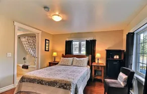 Crows Nest Inn - Image 2