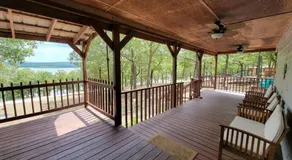 Gigi's Spacious Lakefront with Boat Ramp Access!! Newly Remodeled, Sleeps 8! - Image 4