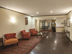 La Quinta Inn Suites By Wyndham Davis - Image 3