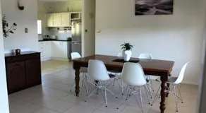 Edge Hill Clean & Green Cairns, 7 Minutes from the Airport, 7 Minutes to Cairns CBD & Reef Fleet Terminal - Image 3