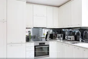 Pocket Full of Pearls 1 Bedroom Duplex Penthouse - Image 4