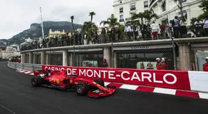 Plein coeur de Monaco, à 300 mètres à pied du port de Monaco, 4 pièces dans des escaliers vue mer exceptionnelle - Image 5