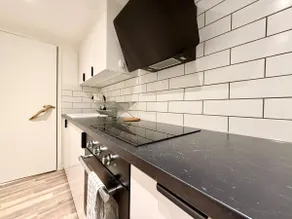Workers • 3BR • 6 Bed • 2 bath •Parking - Image 5