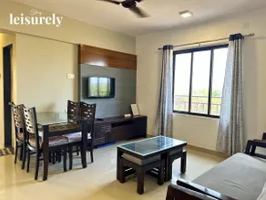 StayLeisurely Ocean Pearl 2BHK, Guhaghar Sea View - Image 2