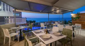 Amarylis Beachfront Studios - Image 4