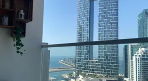 Beautiful Studio Apartment in Dubai Marina - Image 2