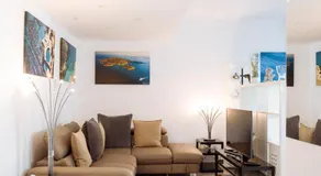 Luxury Flat 8 near Metro - Image 2