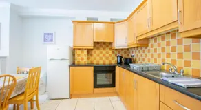Stylish 4BR Apartment in the Heart of Limerick - Image 5
