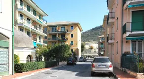 Appartamenti con giardino e posto auto per famiglie - Image 5