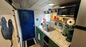 Tiny House Farm Stay Pets Welcome - Image 3