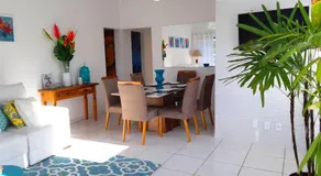 Espetacular Casa 3 SUÍTES cozinha varanda vista a passos da praia - Image 2