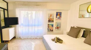 Beautiful Fully Renovated Centrally Located Studio - Image 4