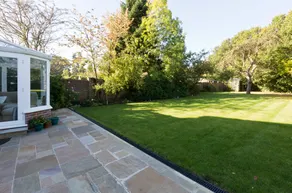 Leafy Suburban Bed and Breakfast - Image 4