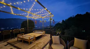 SWAR Kasauli - Suites, Cuisine, Bar & Cave Club - Image 3