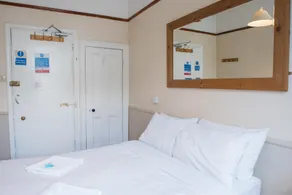 Dean Court Hotel - Image 5