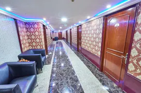 West Hotel - Image 5