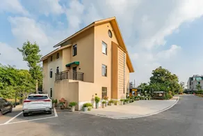 Floral Hotel · Yichang Lakeside Mountain House Hotel (Three Gorges Airport Yuting Industrial Zone) - Image 3