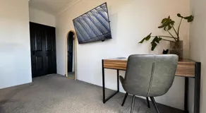 Modern & Chilled Stay in Bayswater - Image 5