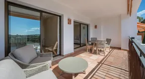 Vistas espectaculares en La Quinta Suites cerca de Puerto Banús - Image 3