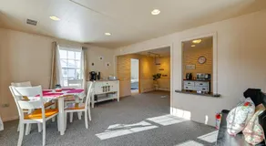 Heart of Five College Consortium! Hadley Home - Image 4