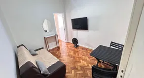 Apto Copacabana Quarto e Sala na Rua Silva Castro, à 6 minutos da Praia, até 4 pessoas, Ar e Wi Fi - Image 2