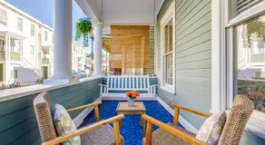 Southern Charmer-Historic District Downtown-Front Porch-Walk Score 90!!- FREE Private Parking-1 Min Walk to Forsyth Park - Image 5