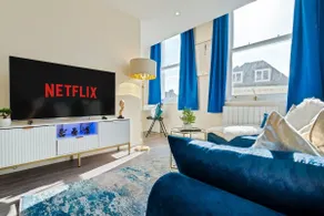 The Luxe Pad - Stylish 1 Bedroom Apartment in Canterbury City Centre - Image 2