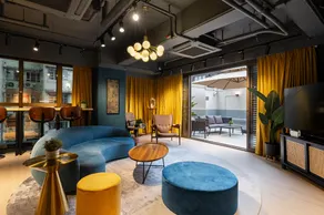 Dash Living on Hollywood - Image 2