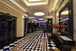 Royal Mirage - Image 2